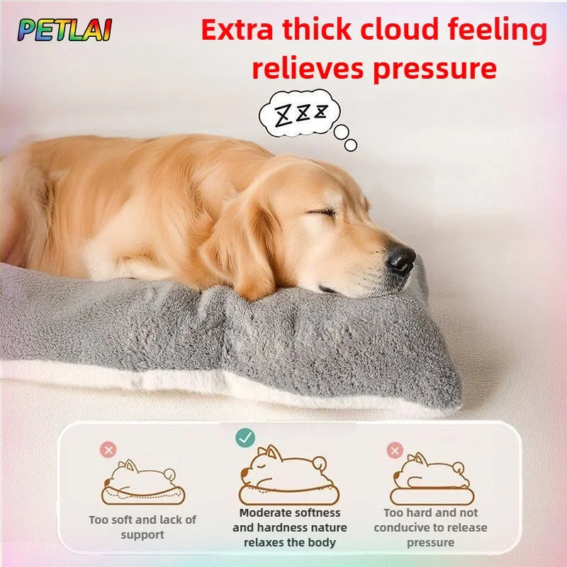 Give your dog warm, cozy rest with this Large Winter Sleeping Pad. Soft, double‑sided and stress‑relieving, it offers comfort for medium and large breeds like Golden Retrievers, keeping sleep relaxed and warm all season.