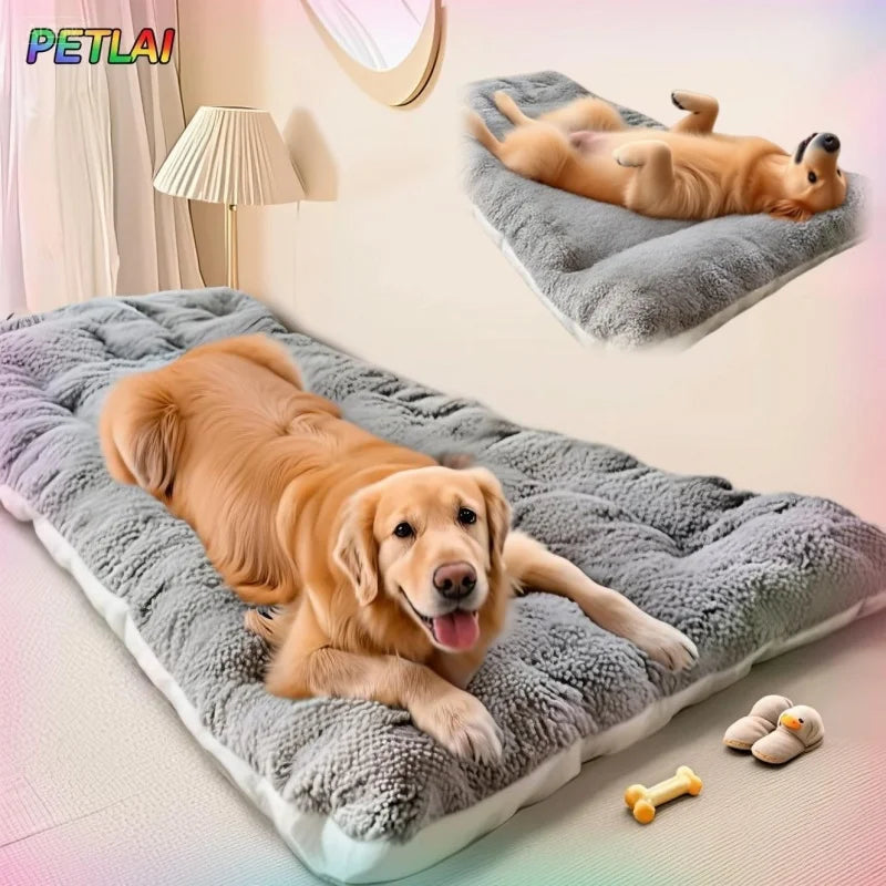 Give your dog warm, cozy rest with this Large Winter Sleeping Pad. Soft, double‑sided and stress‑relieving, it offers comfort for medium and large breeds like Golden Retrievers, keeping sleep relaxed and warm all season.