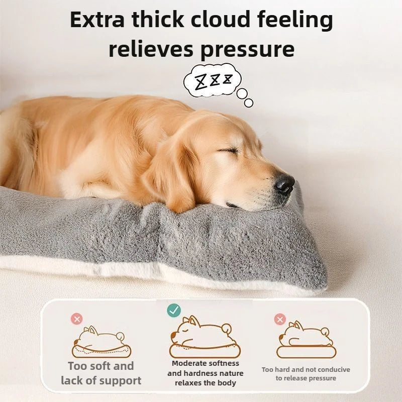 Give your dog warm, cozy rest with this Large Winter Sleeping Pad. Soft, double‑sided and stress‑relieving, it offers comfort for medium and large breeds like Golden Retrievers, keeping sleep relaxed and warm all season.