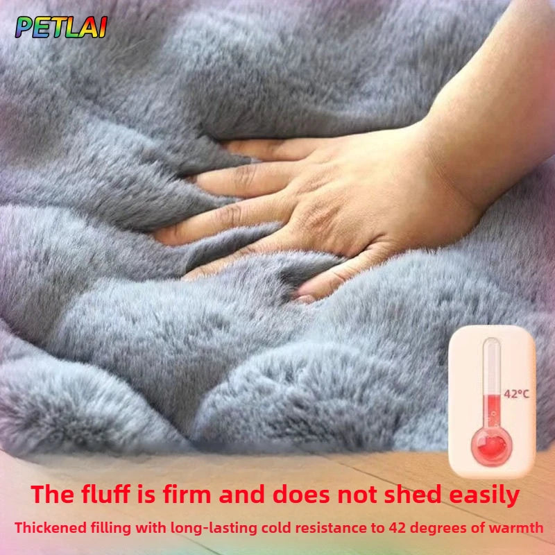Give your dog warm, cozy rest with this Large Winter Sleeping Pad. Soft, double‑sided and stress‑relieving, it offers comfort for medium and large breeds like Golden Retrievers, keeping sleep relaxed and warm all season.